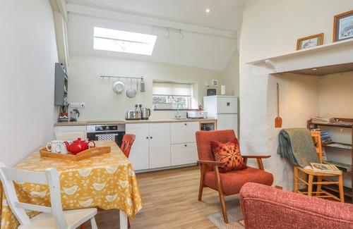 Bodorgan Cottage | Ffrwd Cottage