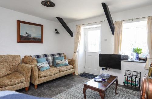 Caergeiliog House | Ffrwd