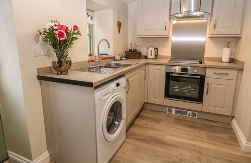 Bangor Cottage | FFRWDD GALED ISAF, character holiday cottage in Tregarth