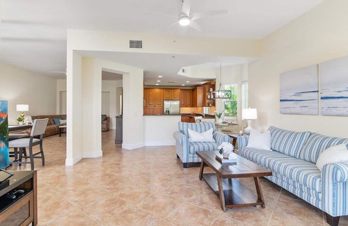 Naples Condo | Fiddler's Creek first floor coach home. 3 bed /3 bath. Bright open floor plan.