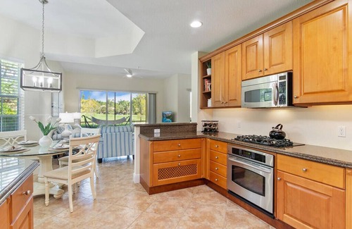 Naples Condo | Fiddler's Creek first floor coach home. 3 bed /3 bath. Bright open floor plan.