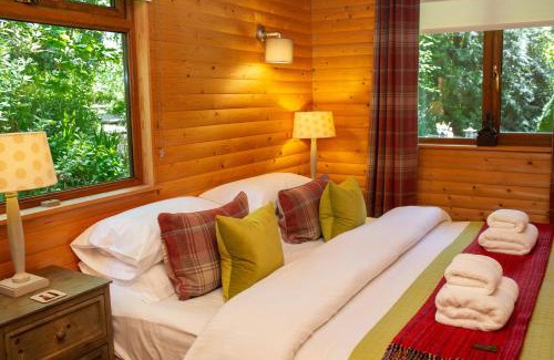 St. Florence House | Fiddlers Green Log Cabin Tenby