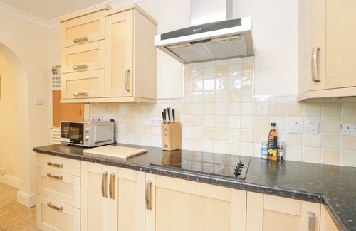 Malvern Cottage | FIDDLERS PIT COTTAGE, pet friendly, with a garden in Malvern