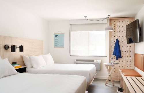 Yucca Valley Hotel | Field Station Joshua Tree