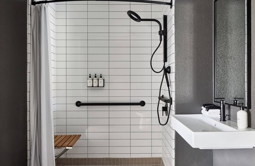 Yucca Valley Hotel | Field Station Joshua Tree