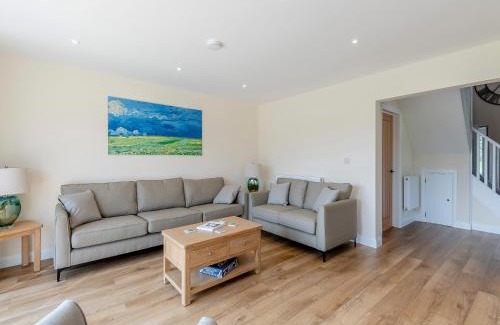 Frampton House | Field View