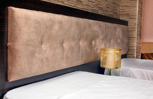 Mbrostar-Urë Hotel | Fieri International Hotel