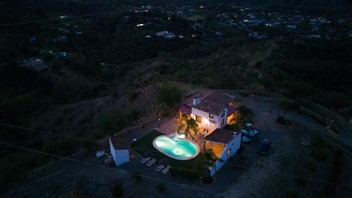 Coin Ski Chalet | Finca el Cerro - Piscina y Jacuzzi