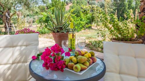 Olvera Villa | Finca Los Meleros Olvera by Ruralidays