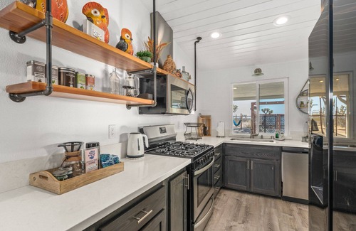 Landers House | FINCA TECOLOTE Retreat/Pool and Spa on 5 Acres surrounded by Joshua Trees