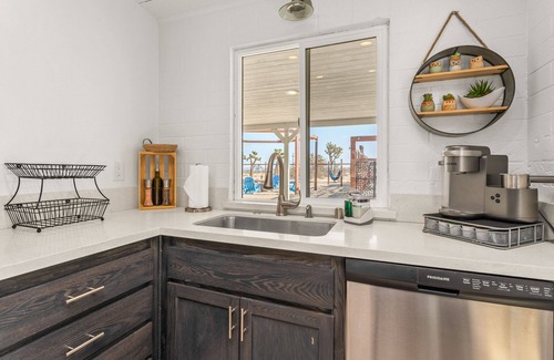 Landers House | FINCA TECOLOTE Retreat/Pool and Spa on 5 Acres surrounded by Joshua Trees