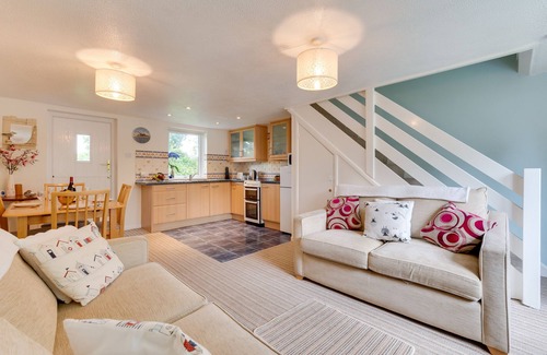 Chysauster House | Finches - Two Bedroom House, Sleeps 4