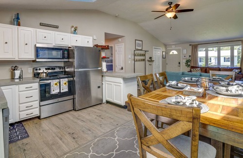 Tobyhanna House | Find Peace in the Poconos:Hot Tub, Fire Pit, Relax