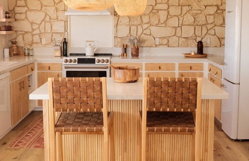 Landers House | Find renewal in the high desert magic of Moonstone Adobe