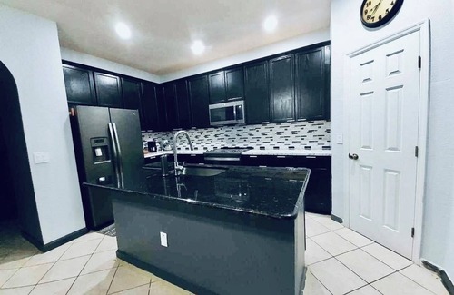 Trafalgar Village House | Find Tranquility: Escape Life’s Chaos in a Soul-Soothing Oasis Vacation Home