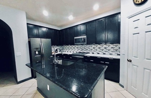 Trafalgar Village House | Find Tranquility: Escape Life’s Chaos in a Soul-Soothing Oasis Vacation Home