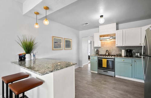 El Paso House | Find your groove here in this stylish, artistic home