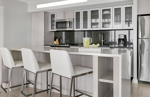 Marco Island Resort | 𝐅𝐢𝐧𝐝𝐢𝐧𝐠𝐌𝐞𝐢𝐥𝐢-Beachfront Paradise Crystal Shores Resort+Amenities.3BR