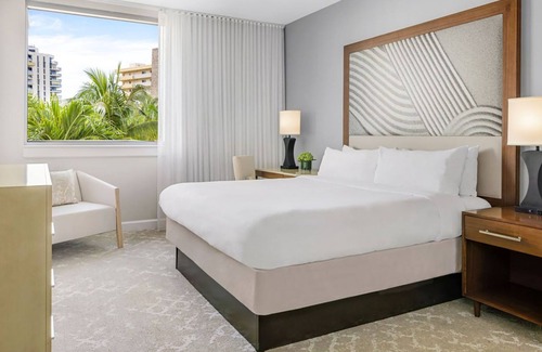 Marco Island Resort | 𝐅𝐢𝐧𝐝𝐢𝐧𝐠𝐌𝐞𝐢𝐥𝐢-Beachfront Paradise Crystal Shores Resort+Amenities.3BR