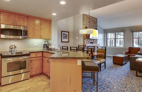 Lakeside Park Resort | 𝐅𝐢𝐧𝐝𝐢𝐧𝐠𝐌𝐞𝐢𝐥𝐢 Ski-In/Out Wonderland Timber Lodge Resort+Amenities.1BR