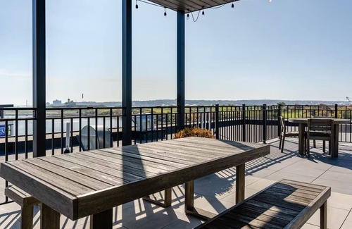 Bayonne Apartment | Finest Bayonne Living Experience l Studio l 20 Mins from NYC l Free Lot Parking