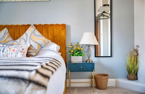 Ripon House | Finest Retreats - Market View