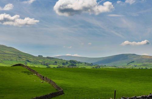 Hawes House | Finest Retreats - Shepherds Cottage at Mile House Farm