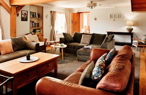 Devils Bridge House | Finest Retreats - The Welsh Farmhouse