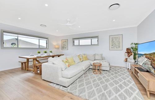 Caves Beach House | Finns at Caves Beach Resort