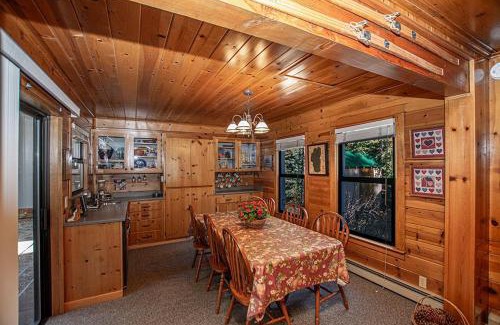 Sunnyside House | Fir Forest Cottage By Hauserman Rentals