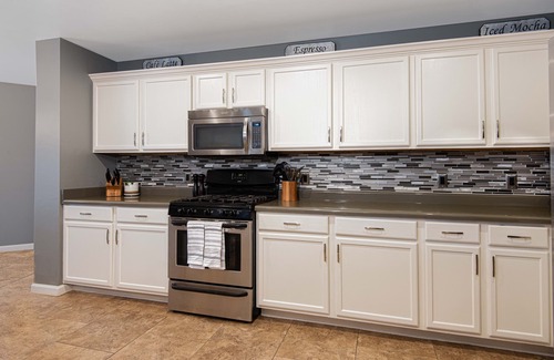 Tucson House | Fire Pit | Theater | Gym | Modern 4 Room Spacious