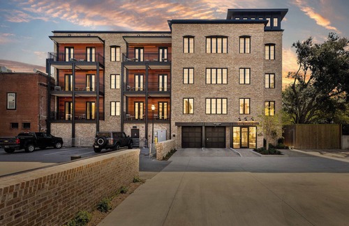 Cannonborough Elliotborough Condo | Fire Tower | Charming Downtown Charleston Studio!