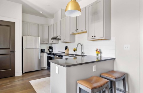Cannonborough Elliotborough Condo | Fire Tower | Private 1BR King Suite + Rooftop View