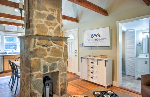 Asheville Cabin | Firefly Cottage | Pet-Friendly, Fire Pit, 8 Mins to DT AVL + Biltmore Pass