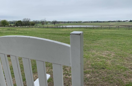 Brenham Cottage | Firefly Farms - Country Guest Cottage