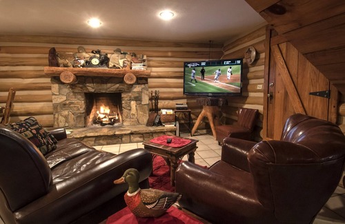 Cherokee Cabin | Firefly - Handcrafted Log Cabin - Near River and Smoky Mountain Railroad