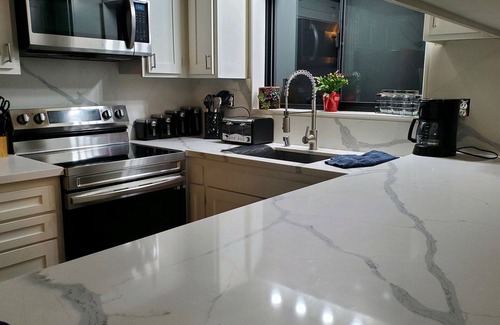 Mammoth Lakes Condo | FIRESIDE IN THE VILLAGE- SLPS 6; apprx 100 ft from GONDALA Location;location