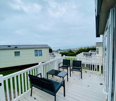 Exmouth House | FIRS BORDEAUX - Beautiful Devon Cliffs Caravan