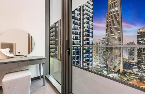 Jumeirah Lake Towers Apartment | FIRST CLASS 3BR Elegant Comfort , Lake Views
