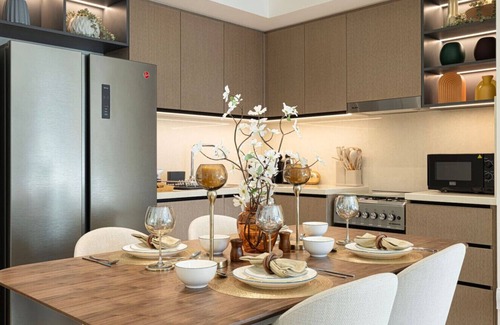 Downtown Dubai Apartment | First Class Boulevard View | Burj Crown | 9 min Walk Dubai Mall