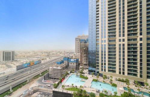 Sheikh Zayed Road Apartment | FIRST CLASS Studio Luxe Living