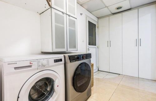 Dubai Apartment | FIRST CLASS Villa Quiet Class in the Meadows