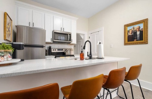 Victorian Village Apartment | First Floor Apt | Newly Remodeled | Steps from OSU