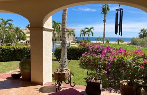 Zona Hotelera Condo | First floor beach condo sleeps 6 (1 king size bed plus 2 queen size beds)