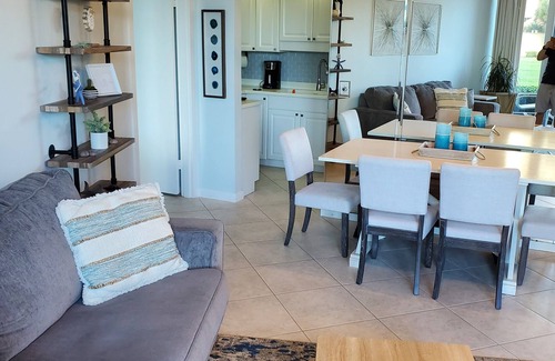 Marco Island Condo | First Floor Beachfront Paradise