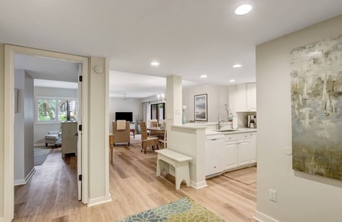 Fernandina Beach Condo | First-Floor, Beautifully-Updated Condo Only 5 Min Walk to Beach!