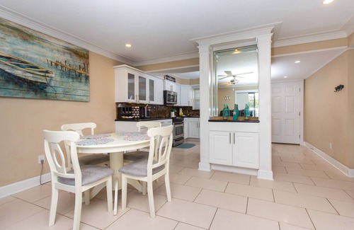 Fort Walton Beach Condo | First Floor Condo |Okaloosa Island |Pool |Walk to Beach |King & Bunk Beds |Dogs Ok