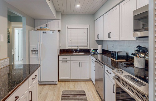 Hilton Head Condo | First Floor Condo near the beach with beach gear, washer/dryer, and pool