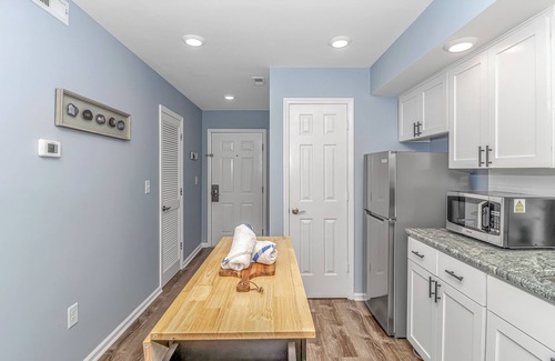 Little River Condo | First Floor Condo-Outdoor Pool and Hot Tub! CB J-2