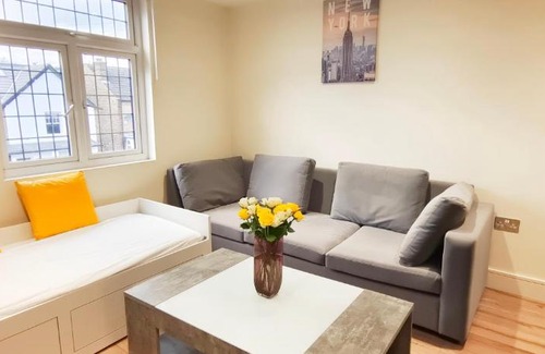 Hillingdon Apartment | First floor Flat 1 Northwood